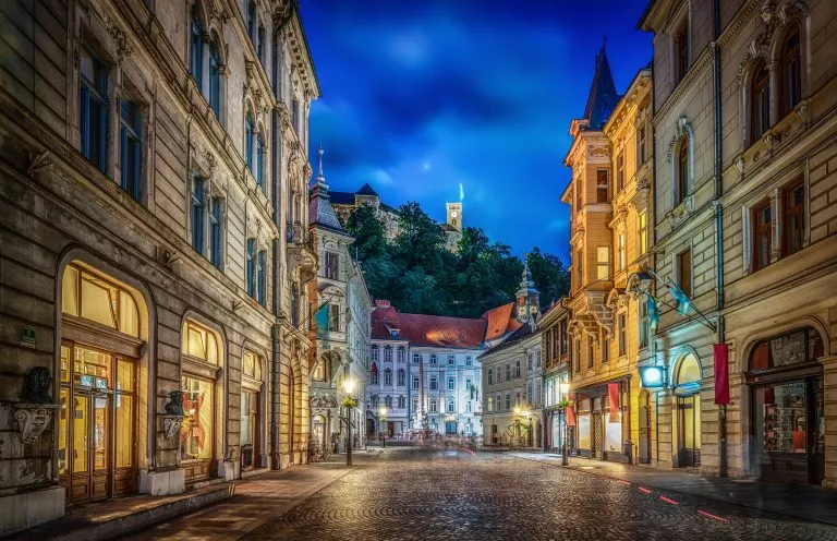 Lassen Sie sich von der schönen, charmanten Stadt Ljubljana verzaubern
